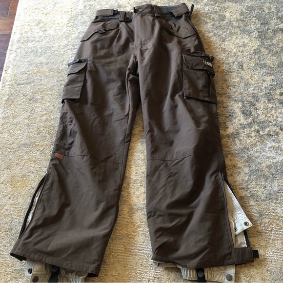Snowboard/Ski Pants. Men’s size small. - Picture 1 of 8